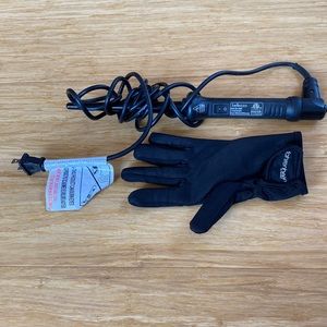 Curling wand with glove